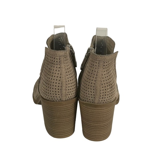 DV Dolce Vita Tan Faux Perforated Suede Zip Western Ankle Boot Sz 7.5 - Picture 8 of 12